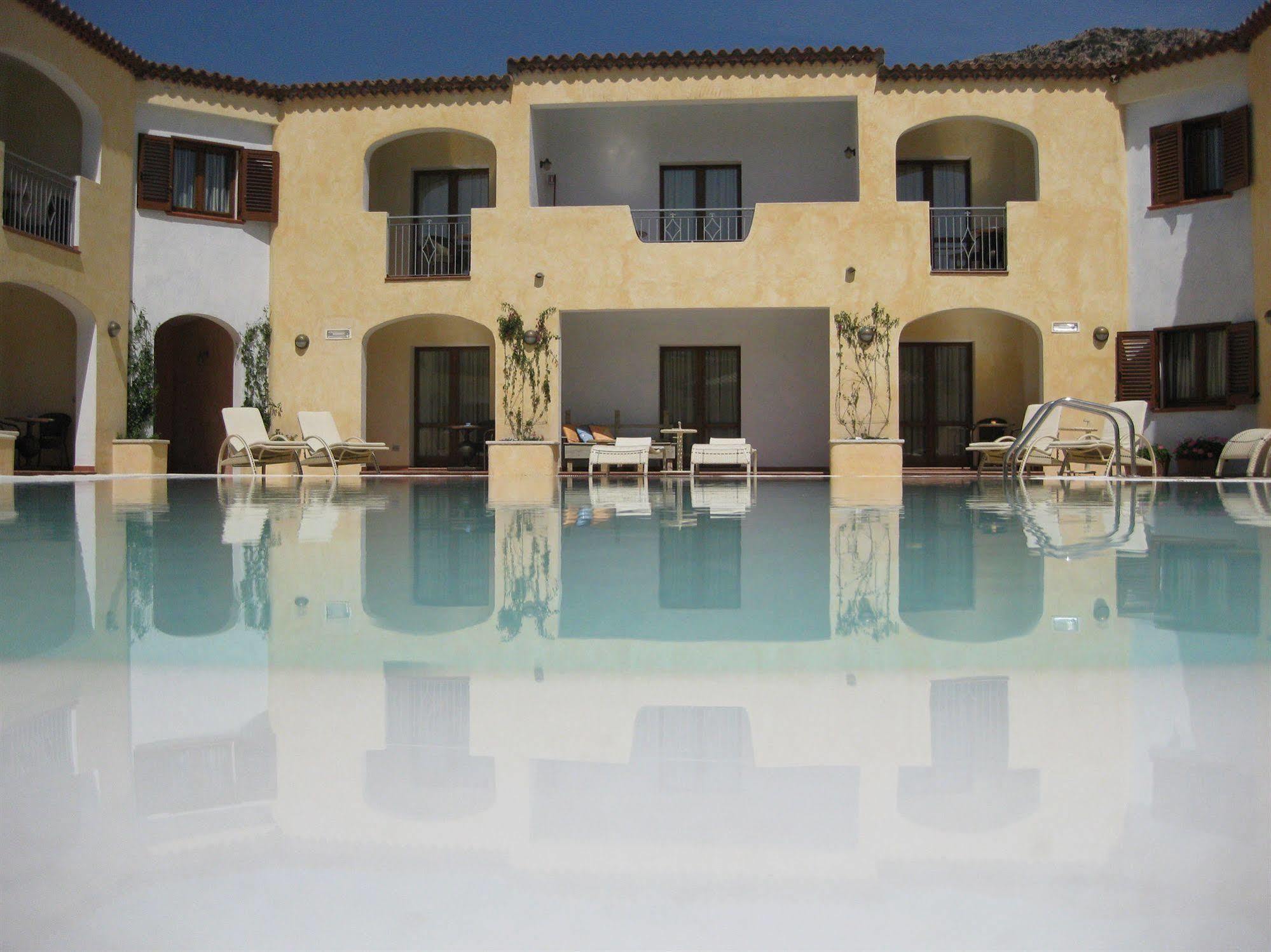 Hotel Monti Di Mola Porto Cervo Exterior foto